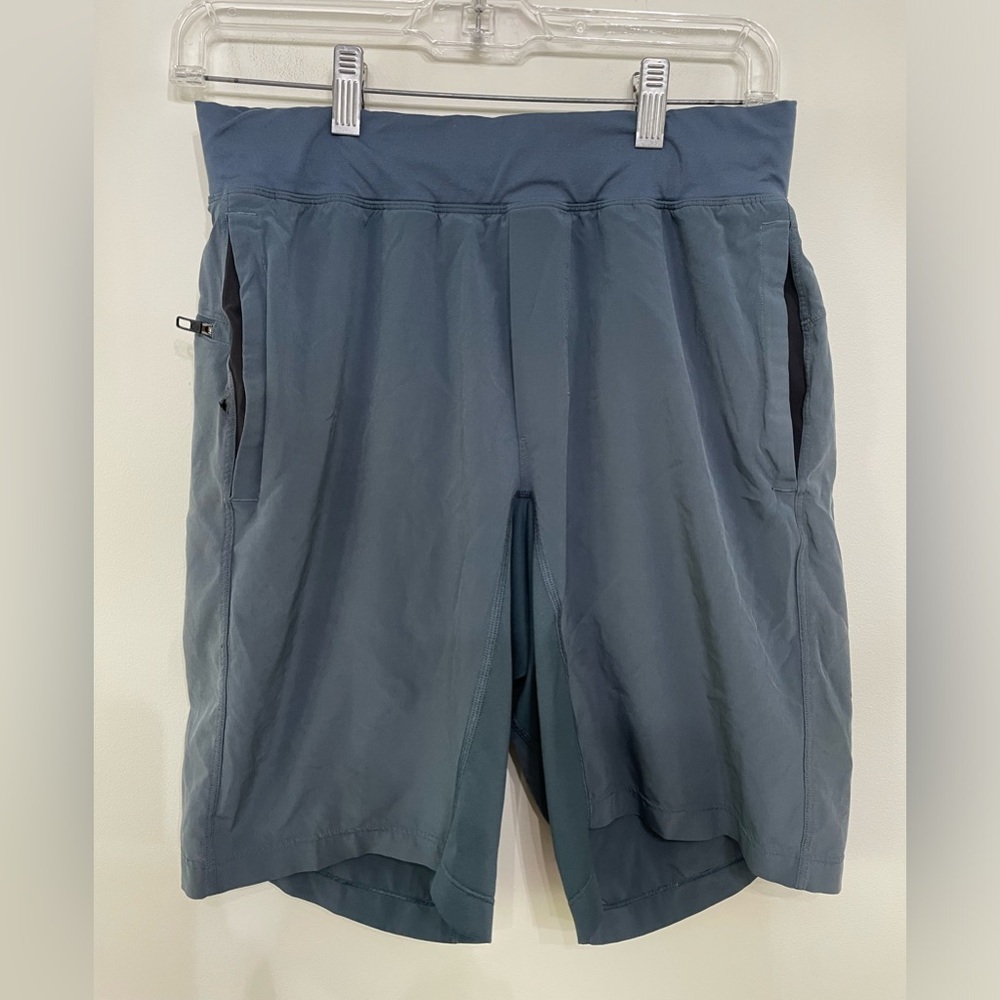 Lululemon THE Athletic Linerless 9” Shorts Men’s Sz S Blue Gym Training Flawed